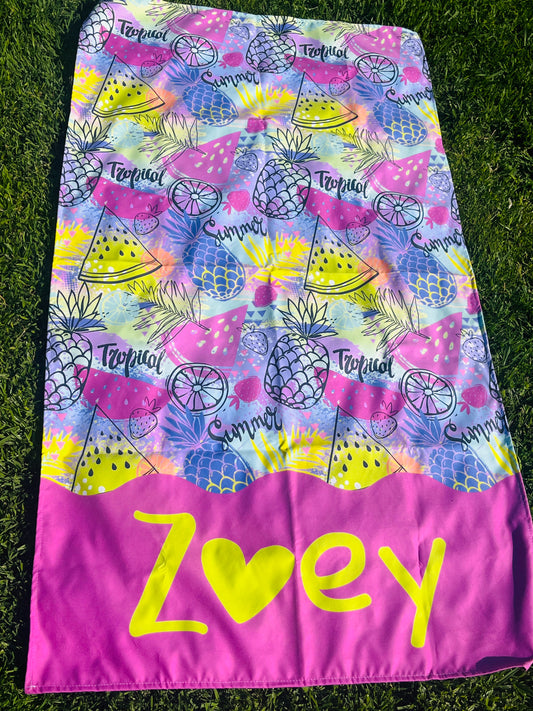 Zoey pineapple towel