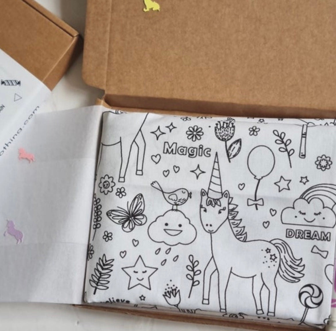 Colouring table cloths